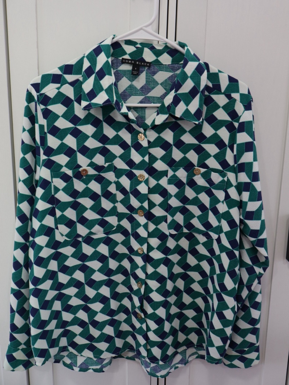 Geometric Button-Front Blouse in Green & Navy by Como Black